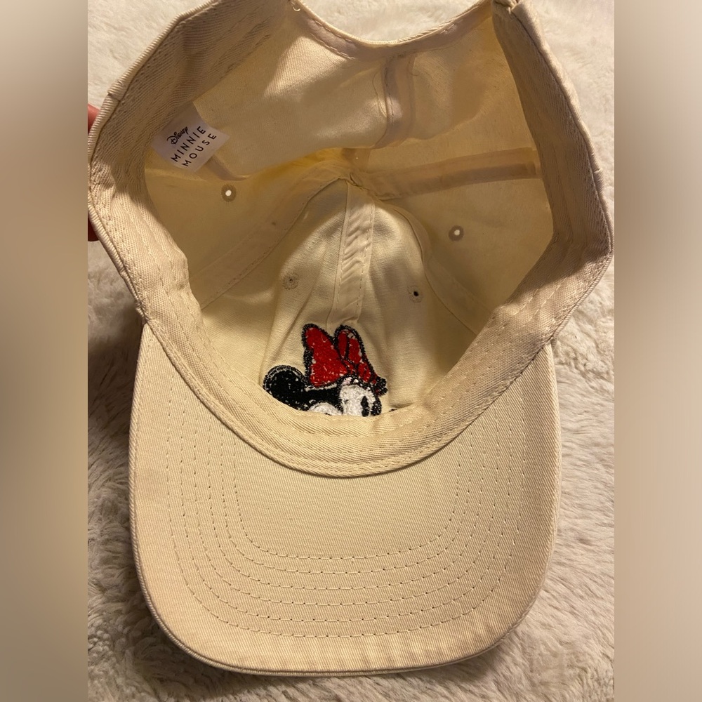NWT! Disney Minnie Mouse beige adjustable hat - Picture 4 of 8